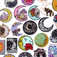 Patchs brodés Célestes Lune Soleil, Appliques thermocollantes DIY, Patchs Bohème Sorcière Champignon Crâne Cristal Floral pour Jeans et Vestes