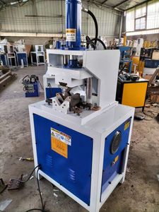 Nueva Máquina de Arco Circular para Tubos de Acero de 10mm y 25mm 2026, Punzón de Arco Circular de Acero Inoxidable, Trituradora de Tubos de Acero con Posicionamiento Automático - Product Image 1