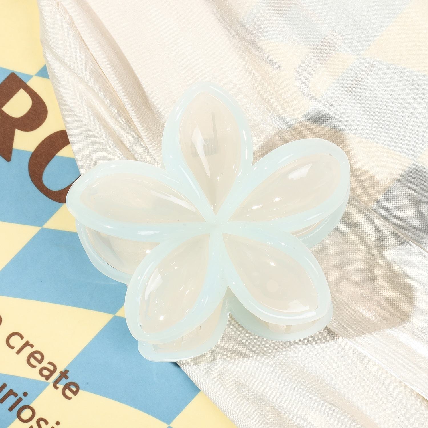 สีฟ้าอ่อน