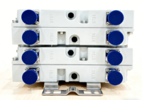 Filtre de bande professionnelle 2,6 GHz à quatre unités et 8 sections avec une puissance moyenne de 100 W pour base de réseau 5G