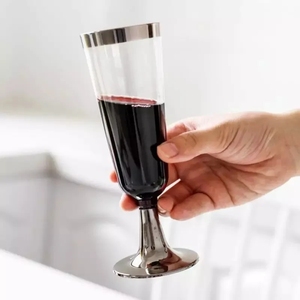 Flûtes à <span class=keywords><strong>Champagne</strong></span> en plastique transparent avec bord doré Verres à <span class=keywords><strong>Champagne</strong></span> jetables en plastique Tasses de fête pour les fêtes de mariage - Product Image 3