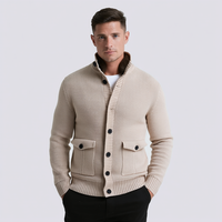 Cardigan beige boutonné pour homme, col en fausse fourrure, veste en tricot, poche plaquée, pull chaud d'hiver