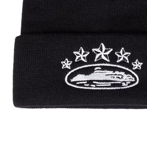 Berretto Invernale Caldo Lavorato a Maglia con Ricamo Devil's Island, Cappello Trendy da Strada, Protezione per le Orecchie per Viaggi all'Aperto - Product Image 5