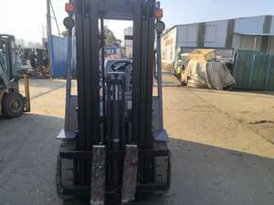 Chariot élévateur Toyota 8FD d'occasion, 3 tonnes, mât 3 étages, moteur diesel, faible nombre d'heures, hauteur de levage 4500 mm, boîte de vitesses, moteur, roulement, bien entretenu - Product Image 6