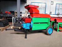 Batteuse à maïs à haute productivité modèle YC-5000 avec cadre de support de moteur diesel et pneus facilitant le mouvement