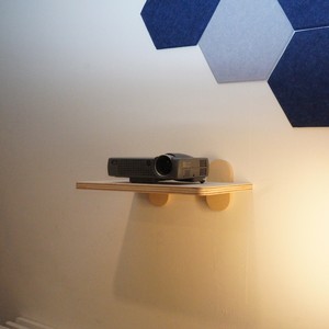 Support de projecteur en bois massif naturel, étagère de rangement pour projecteur, étagère en bois pour projecteur, étagère pour projecteur de style moderne du milieu du siècle - Product Image 3