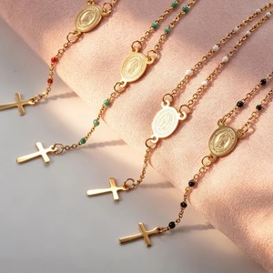 Collar con Cruz Virgen Chapada en Oro, Cadena de Cuentas Multicolor, Joyería Religiosa Católica para Mujer, Antideslustre, Uso Diario - Product Image 2