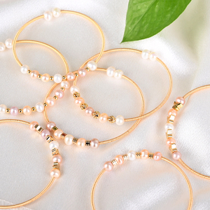 กำไลข้อมือแฟชั่นธรรมชาติขายส่ง ประดับด้วยลูกปัดมุก พร้อมกำไลทองสำหรับตกแต่งบ้าน - Product Image 1