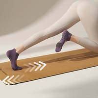 Chaussettes tricotées antidérapantes à la mode avec logo inférieur Accessoires de ballet de danse Pilates de yoga confortables