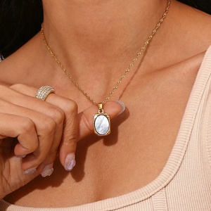 สร้อยคอเปลือกหอยธรรมชาติ ดีไซน์ใหม่จาก ZYO Custom Jewelry สร้อยคอเปลือกหอยพูก้า เครื่องประดับแฟชั่น - Product Image 2