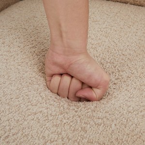 Fauteuil d'appoint pivotant capitonné pour salon et salle à manger, confortable et rembourré, au design moderne pour la décoration de la maison, du bureau et de la chambre. - Product Image 4