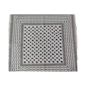 Bandana con estampados geométricos monocromáticos elegantes para trajes versátiles. - Product Image 5