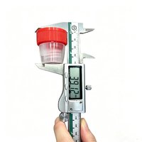 Bouchon à vis en plastique PP de 33 mm, couleur personnalisable, bouchon côtelé rouge avec couvercle extérieur transparent pour les bouteilles de détergent à vaisselle liquide