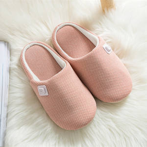 Pantofole riscaldate a batteria elettrica in Memory Foam di corallo caldo per interni all'ingrosso - Product Image 4