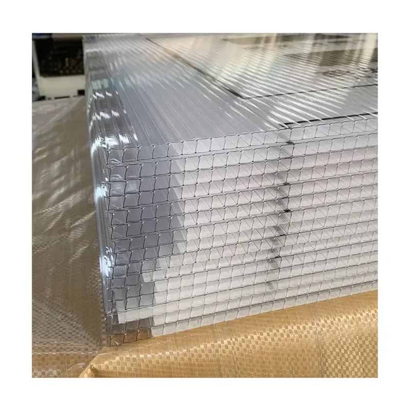 Kostenlose Proben von klaren Anti-UV 4x8 6mm Polycarbonat-Gewächshaus platten PC-geprägte Blätter in Grün