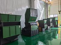 Shengzhong industriële plasticbreker, voornamelijk gebruikt voor het verwerken van afvalplasticproducten zoals PP/PE plastic kratten, fruitkratten en pallets.