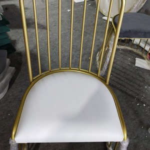 Tabouret de bar de luxe haut de gamme avec cadre en fer doré élégant pour hôtel, chambre, salon, salon de manucure, style voile de mariée - Product Image 4