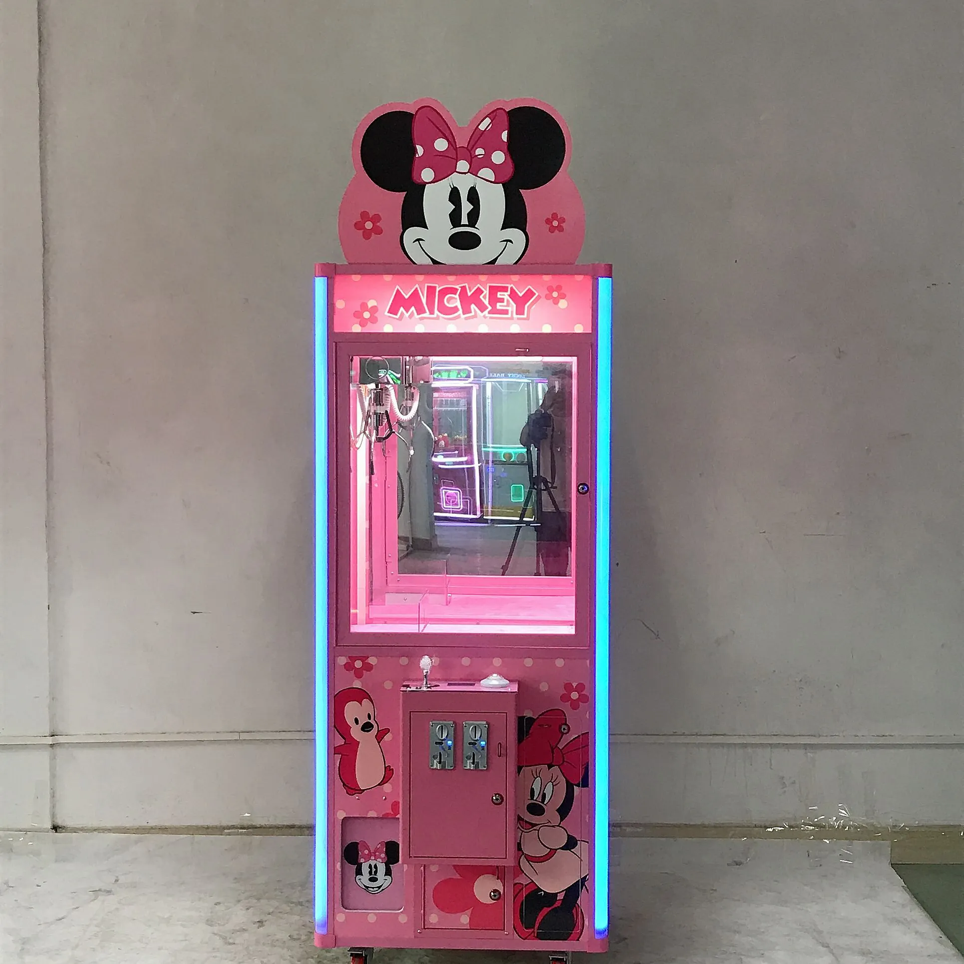 Customized claw crane vending machine toy games with coin operated