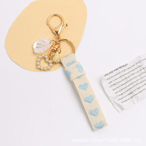 Porte-clés 3D en métal pour décoration de sac, pendentif créatif en forme de coeur pêche fraîche, accessoires avec nœud papillon - Product Image 5