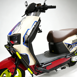 Motocicleta Eléctrica Urbana M11, 72V, 10 Pulgadas, 1000W, Reparación con una Sola Llave, Parachoques Delantero y Respaldo, Neumático Antipinchazos - Product Image 5