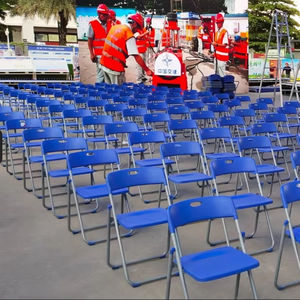 เก้าอี้พับโครงเหล็กพร้อมที่นั่งพลาสติกทนทาน น้ำหนักเบา พกพาสะดวก เหมาะสำหรับงานอีเว้นท์ การประชุม พิธีการกลางแจ้ง - Product Image 1