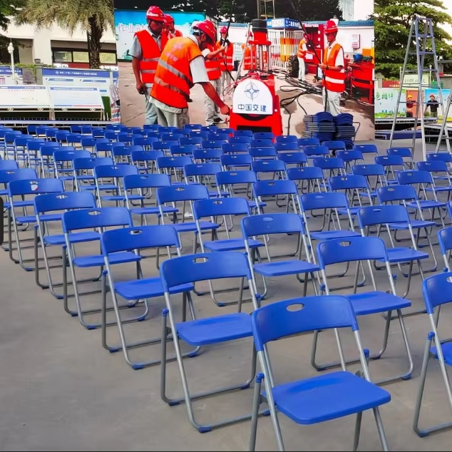 Folding Chair with Steel Frame and Durable Plastic Seat, Lightweight Portable Seating for Events, Meetings, Outdoor Ceremonies
