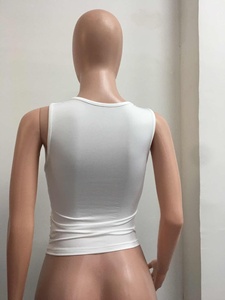 Top corto fruncido con cuello en V para mujer - Camiseta sin mangas ajustada, ropa de mujer a la moda - Product Image 6