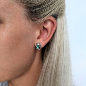 Pendientes de tuerca chapados en oro con filigrana vintage para mujer, retro, en tono plateado, con incrustaciones huecas de concha de abulón, estilo bohemio, para uso diario, regalo informal - Product Image 4