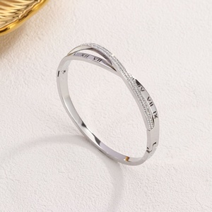 Pulsera de Acero Inoxidable para Mujer, Modelo con Números Romanos, Bañada en Plata, Oro y Oro Rosa, Venta al Por Mayor Transfronteriza - Product Image 3