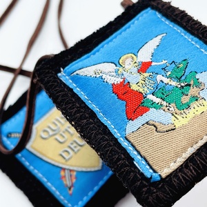 Diseño personalizado St. Michael escudo paño hecho católica lana marrón escapularios cuerda collar rosario - Product Image 4