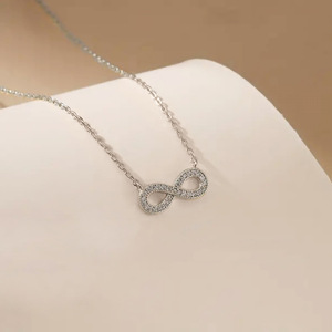 Collana con Ciondolo ad Anello di Möbius per Donne, Gioiello di Moda con Micro Pavé per Uso Quotidiano - Product Image 4