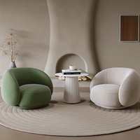 Salon de réception et de négociation de style nordique de luxe, avec canapés et fauteuils créatifs en velours