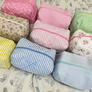 In-stock, trendy floral print cosmetic <b>bag</b>, high-value <b>toiletry</b> <b>bag</b>, portable travel skincare product organizer. - Product Image 2