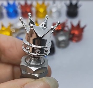 Capuchons de valve de pneu ABS Crown 8V1 Capuchon de tige de valve anti-poussière universel <span class=keywords><strong>Auto</strong></span>/Vélo/Moto 4 pièces 10 couleurs Capuchons de valve de pneu d'air de voiture - Product Image 4