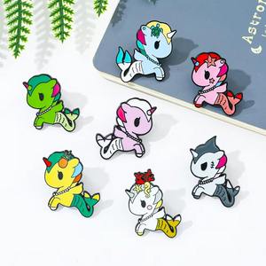 เข็มกลัดเคลือบโลหะผสมสังกะสีลายใหม่ขายส่งสำหรับทุกเพศ ลายอนิเมะยูนิคอร์น สำหรับตกแต่งเสื้อผ้า DIY - Product Image 1