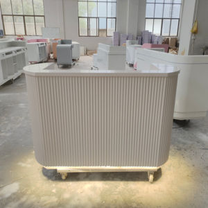 Meilleure vente Bureau de réception moderne de luxe mobilier de bureau pour salon de coiffure centre commercial comptoir de club de loisirs Table avant pour salon - Product Image 3