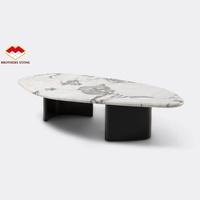 Table en quartzite de forme organique incurvée unique, table basse en marbre à bord irrégulier sur mesure pour villa, chambre, hôtel, mobilier