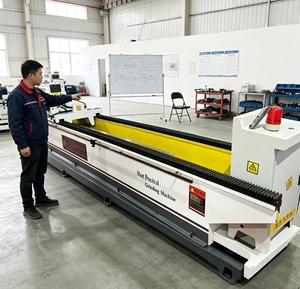 Macchina Automatica per Affilatura Lineare di Coltelli 220V, per Produzione di Compensato, Motore, Pompa, Cuscinetti, PLC, Marca YUEQUN, Garanzia di 3 Anni - Product Image 1