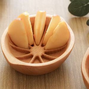 Plato de frutas de madera maciza con 10 compartimentos para servir limones, ideal para fiestas en casa. - Product Image 2