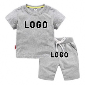 Set di <span class=keywords><strong>Abbigliamento</strong></span> Estivo per Bambini con Logo Personalizzato, Completo Streetwear per Ragazzi, Set Due Pezzi con T-Shirt Stampata e Pantaloncini - Product Image 5