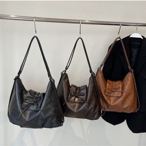 Sac à dos fourre-tout en PU grande capacité style académique coréen rétro tendance pour femme 2025 – Sac à bandoulière pour femme - Product Image 1