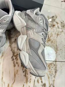 Chaussures décontractées rétro de haute qualité à prix bas, semelles amortissantes, empeigne en maille respirante, idéales pour la marche estivale. - Product Image 4