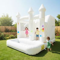 Château gonflable de mariage extérieur écologique blanc en bâche PVC 0,55 mm avec toboggan 5x4x3,8m, garantie 2 ans, pour 3 à 10 enfants