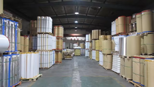 Papel de pulpa de <span class=keywords><strong>madera</strong></span> de doble cara importado Papel de aluminio Aislamiento de <span class=keywords><strong>fibra</strong></span> de vidrio <span class=keywords><strong>para</strong></span> edificios - Product Image 5