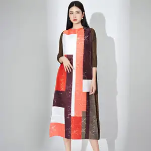 Abito plissettato <span class=keywords><strong>taglie</strong></span> <span class=keywords><strong>forti</strong></span> 2025 moda europea e americana abito Casual Extra Large <span class=keywords><strong>taglie</strong></span> <span class=keywords><strong>forti</strong></span> con stampa - Product Image 1