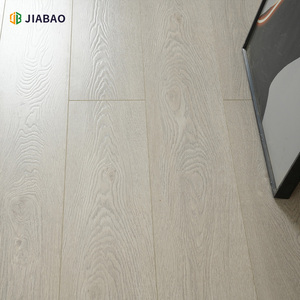 Suelo Laminado de Roble Blanco Brillante, Roble Claro de Alto Brillo, Cerezo Brasileño, Resistente al Agua AC4, Ecológico, para Baño - Product Image 6