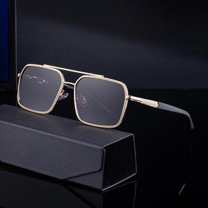แว่นกันแดดทรงสี่เหลี่ยมหรูหราสำหรับผู้ชาย ป้องกันรังสียูวี 400 กรอบพลาสติกและโลหะ สีดำ สำหรับขับรถกลางแจ้ง - Product Image 3