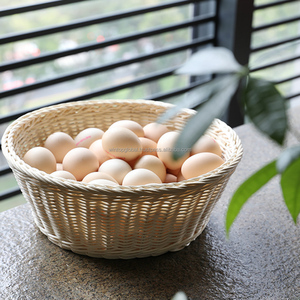 Cestas de almacenamiento tejidas de jacinto de agua y algas marinas de sauce Cesta de frutas y pan de ratán de plástico para uso en escritorio - Product Image 2