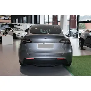 Cina RWD versione media SUV grigio 2024 tesla modello Y auto elettrica