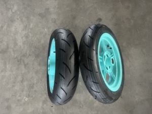 Ruedas Delanteras y Traseras Premium de 12 Pulgadas para Motocicleta Super, con Engranajes y Piñones, Neumático de Alto Rendimiento - Product Image 3